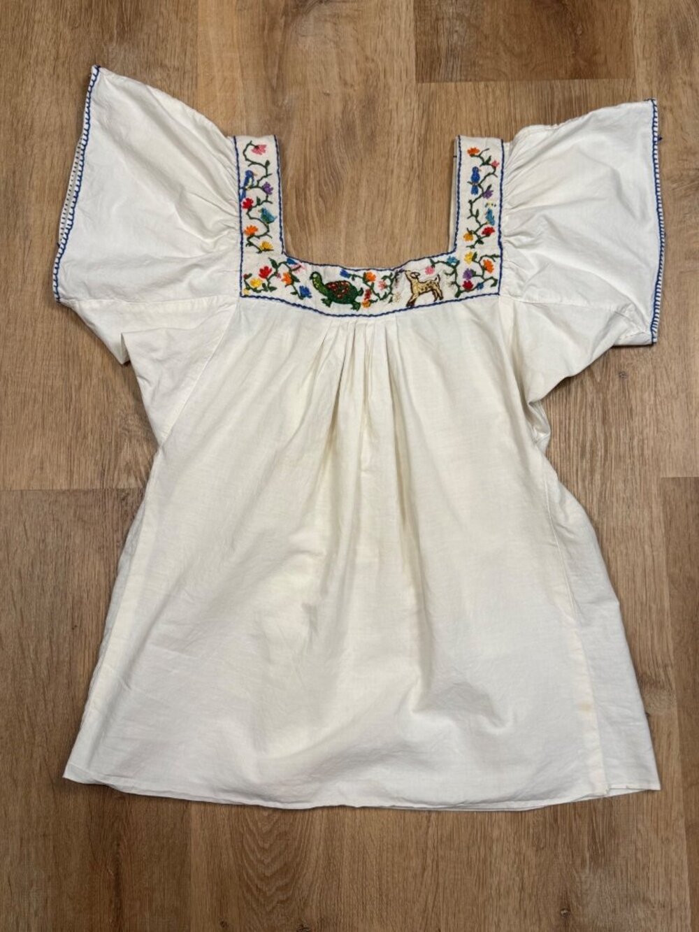 Vintage Mexican Embroidered Peasant Blouse White Floral Bird Animal Folk Boho To
